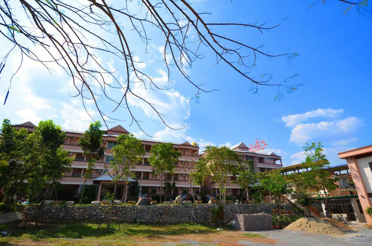 Phuranya Resort Pakchong Bagian luar foto